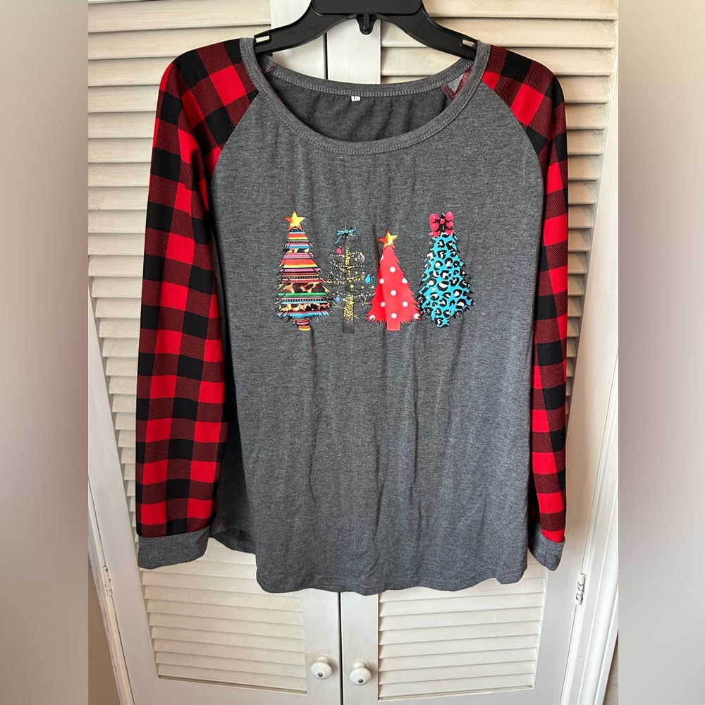 💜 Women’s Christmas Top